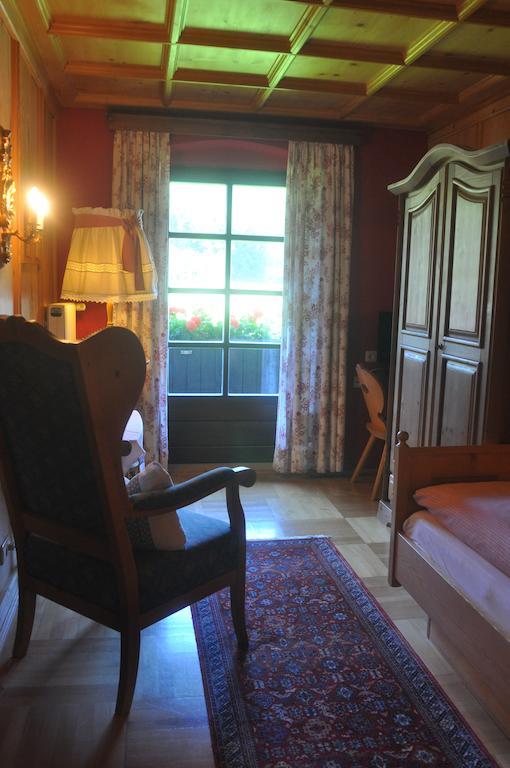 Romantikhotel Almtalhof Grünau im Almtal Szoba fotó