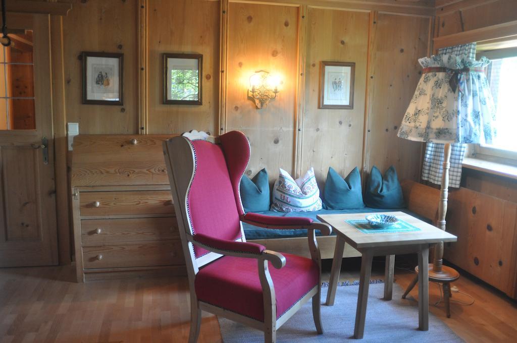 Romantikhotel Almtalhof Grünau im Almtal Szoba fotó