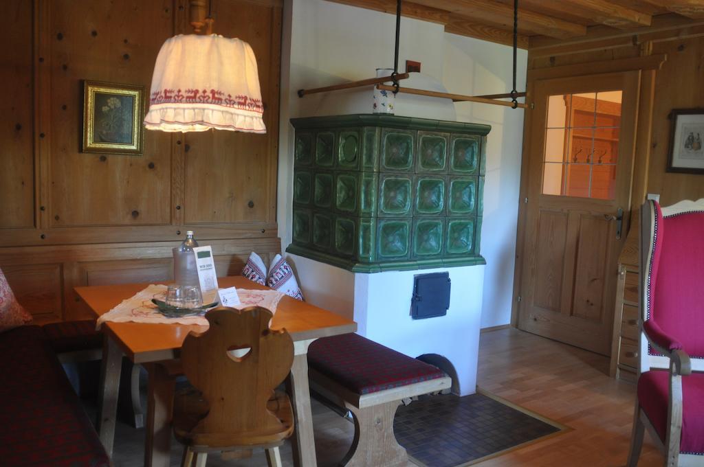Romantikhotel Almtalhof Grünau im Almtal Szoba fotó